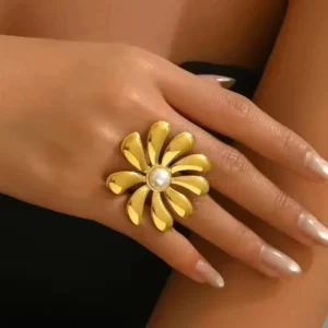 18K gold daisy ring worn on hand side view close-up model showing fit and shine